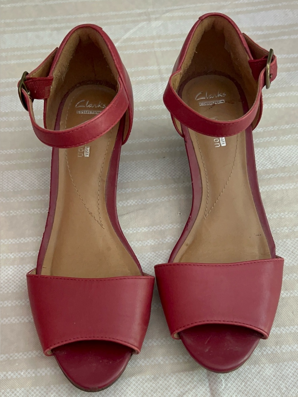 Clarks Collection red leather ankle strap wedge sandals size 8.5